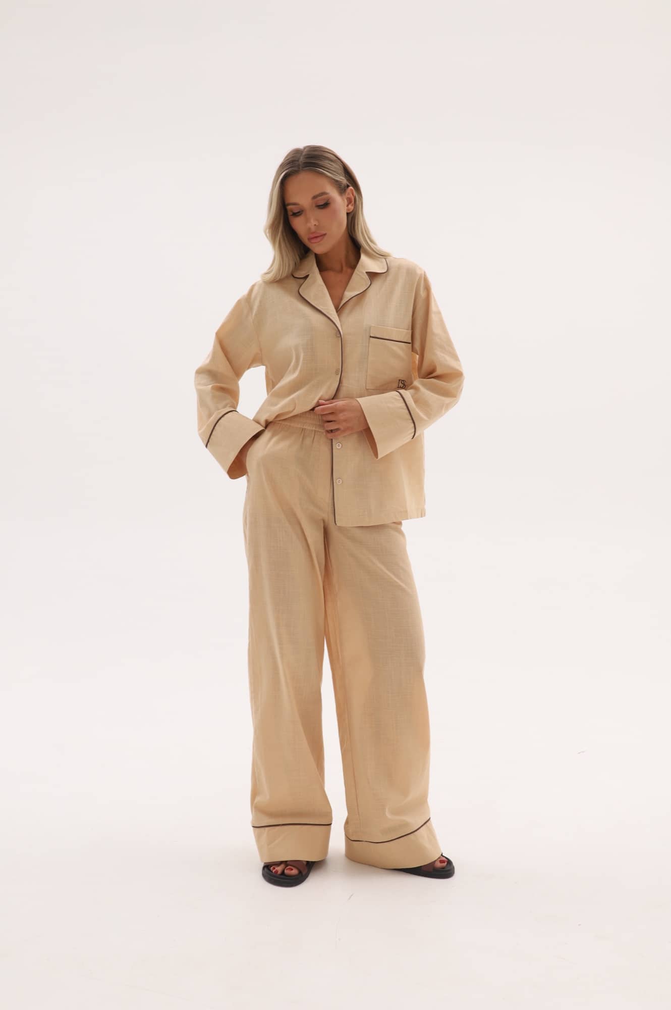 Костюм льняной в пижамном стиле — Бежевый — кадр 5